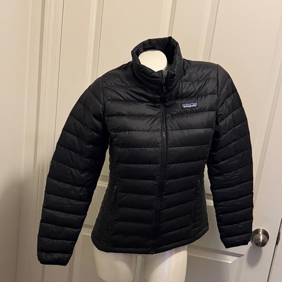 Patagonia Women's Black Puffer Jacket - Picture 4 of 12
